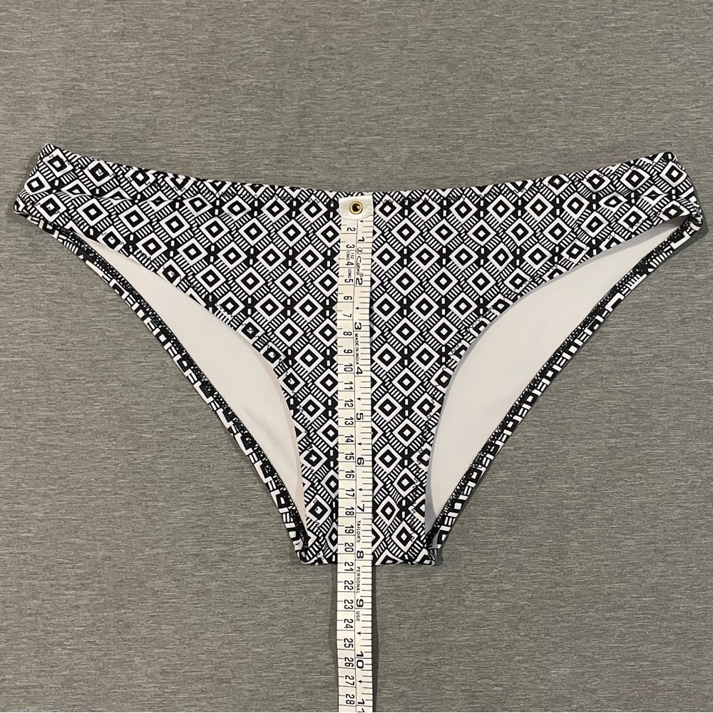 NWT Cupshe Black and White Geometric Bikini Bottom Size Small - Picture 4 of 7